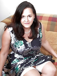 47 year old and British milf Suzanne from OlderWomanFun
