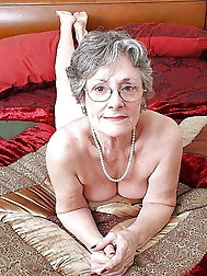 197 - Grandma horny and fat - Oma geil und fett