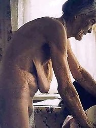 Mature/granny porn starlet Sandora